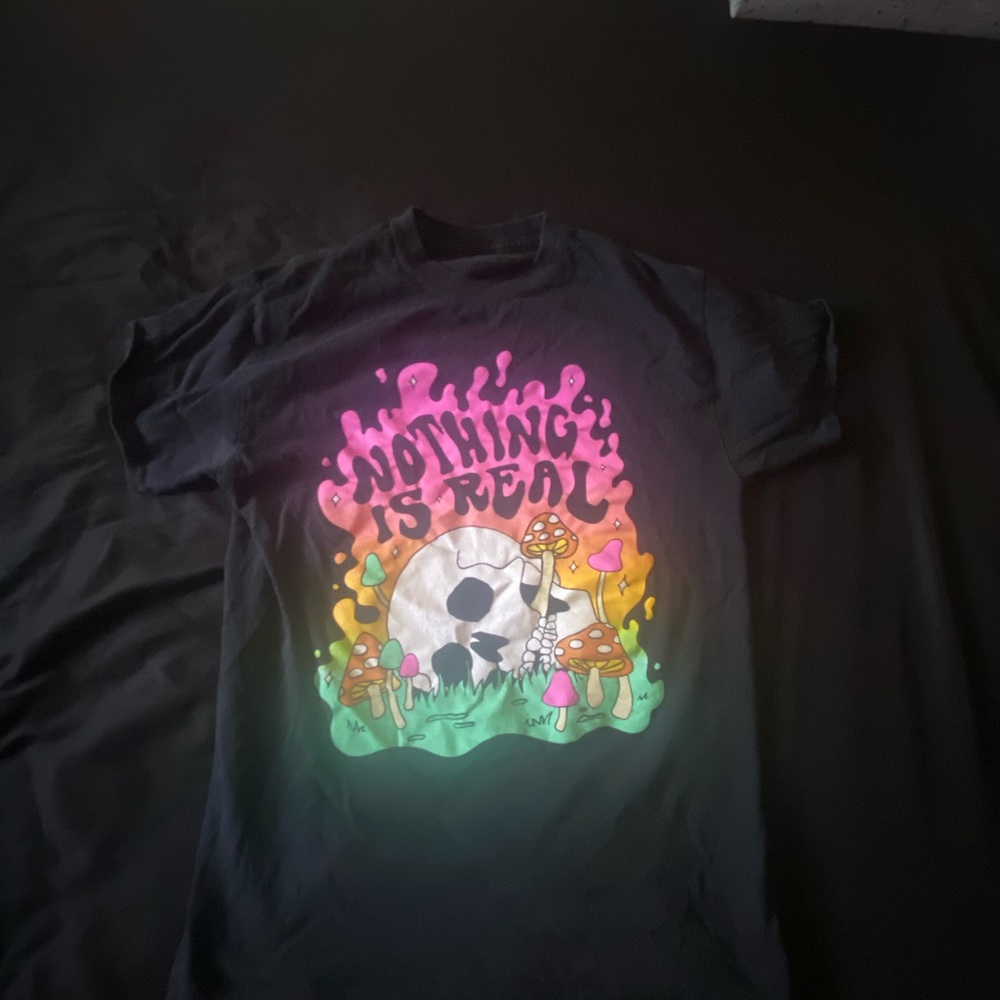 black vintage tee